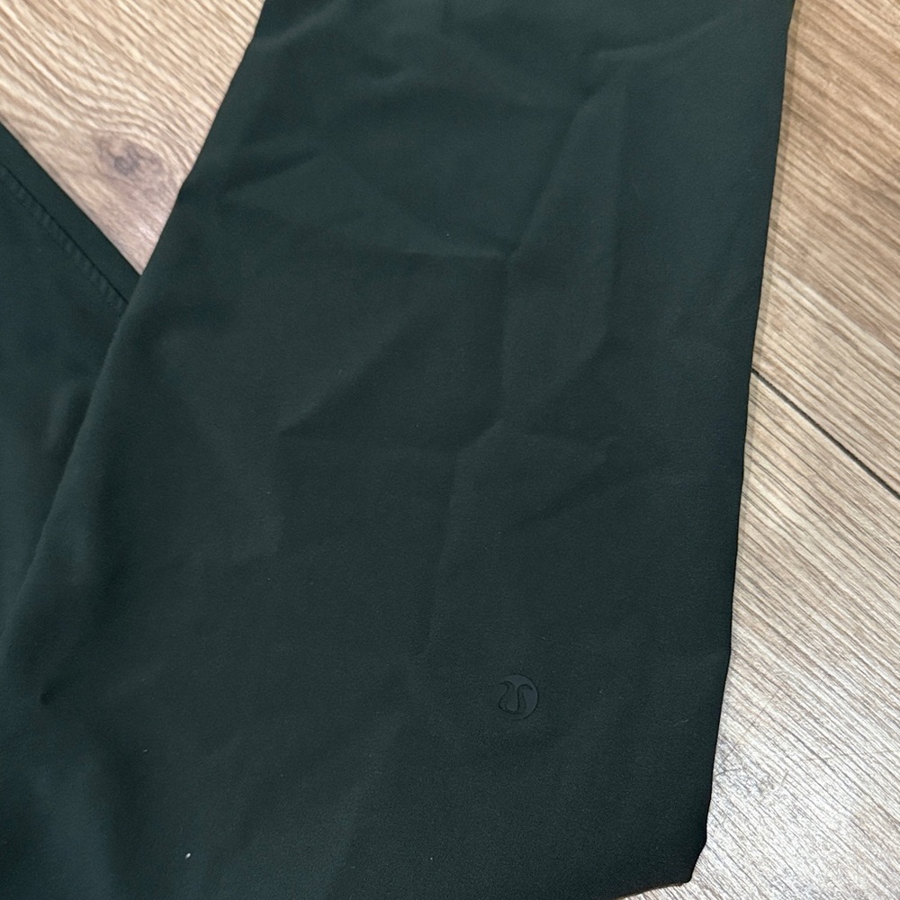 Lululemon On The Fly 8 Dark Olive Green - Picture 2 of 5